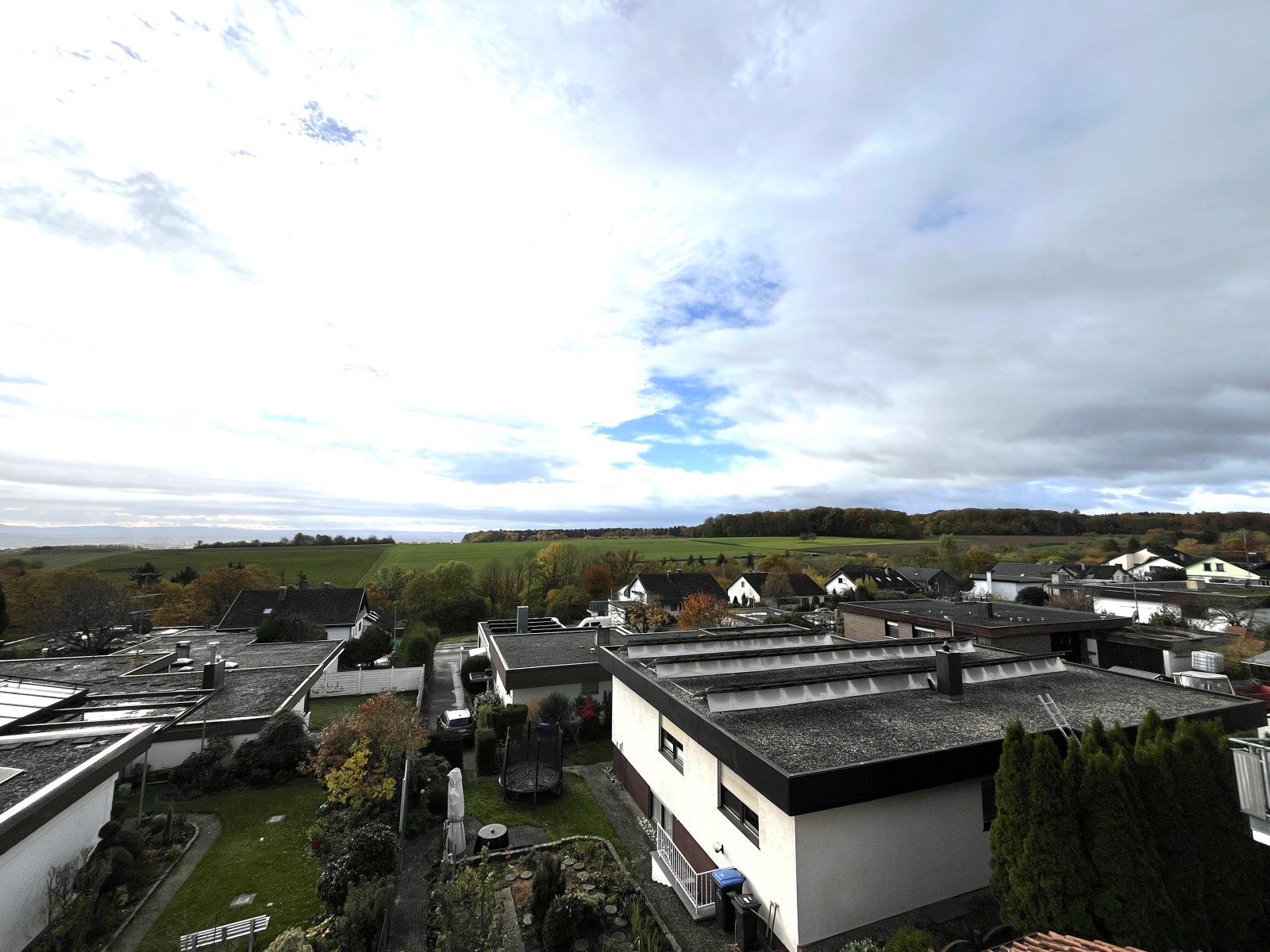 Herrenberg-Haslach: 2-Familienhaus mit Gewerbeeinheit