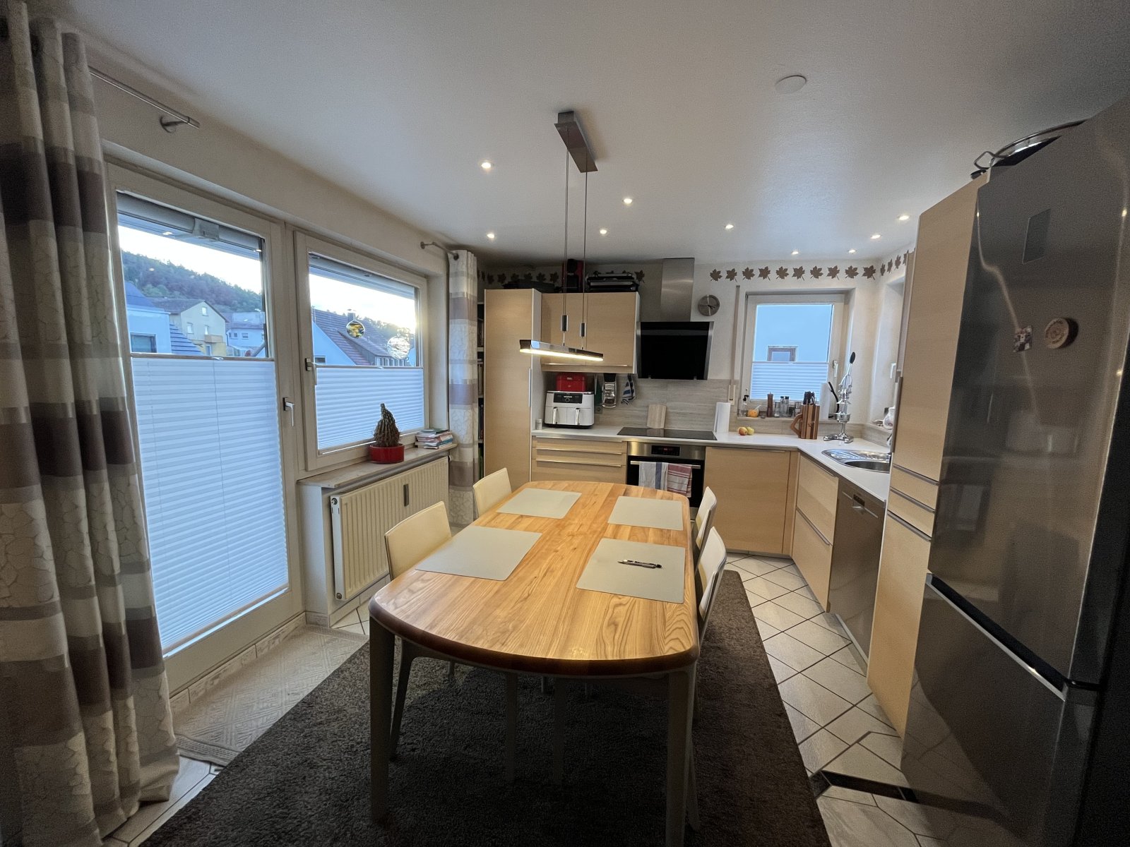 Aidlingen: Sonnige, zentrumsnahe 2,5 Zimmer-Maisonettewohnung