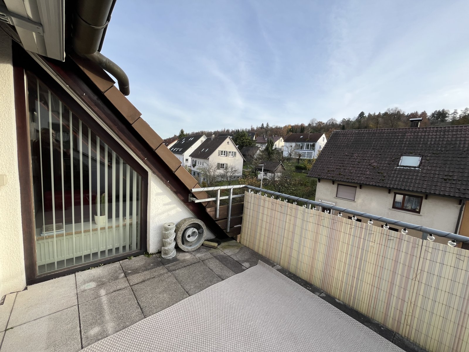 Aidlingen: Sonnige, zentrumsnahe 2,5 Zimmer-Maisonettewohnung