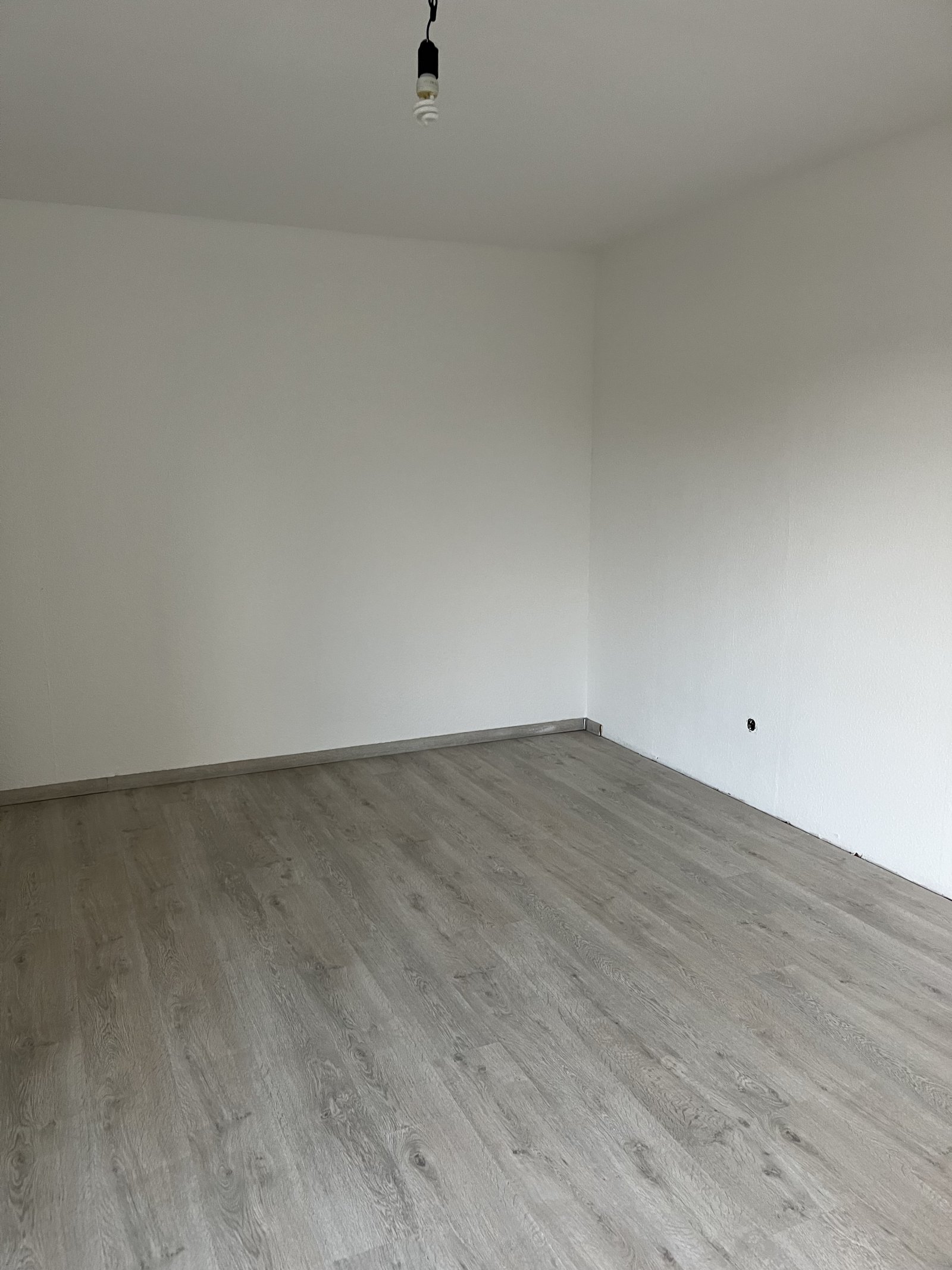 BB: Moderne, renovierte 4-ZW zum sofortigen Bezug