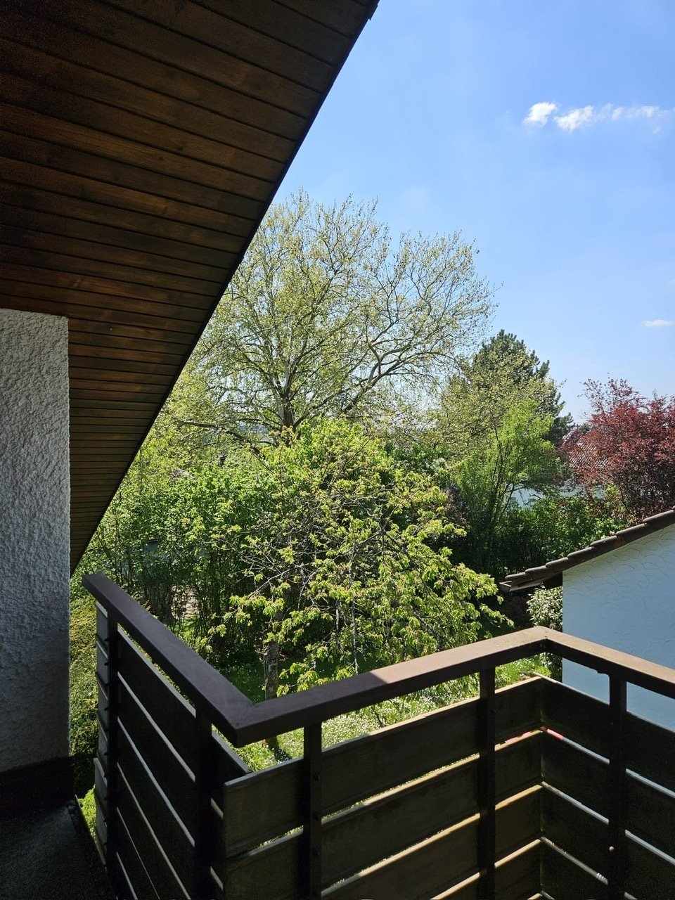 Sifi: Großzügiges 1-2 Familienhaus am Waldrand