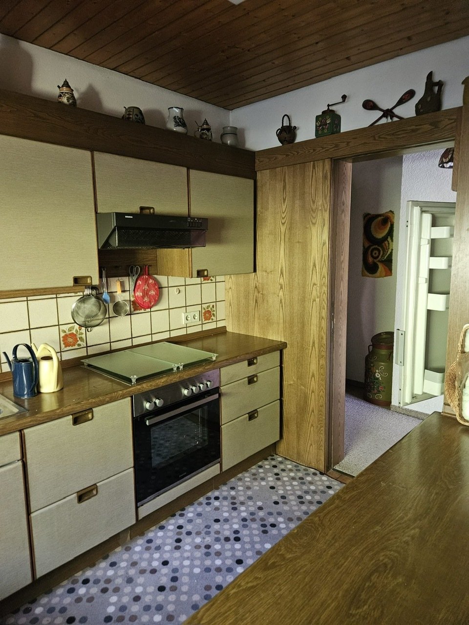 Sifi: Großzügiges 1-2 Familienhaus am Waldrand