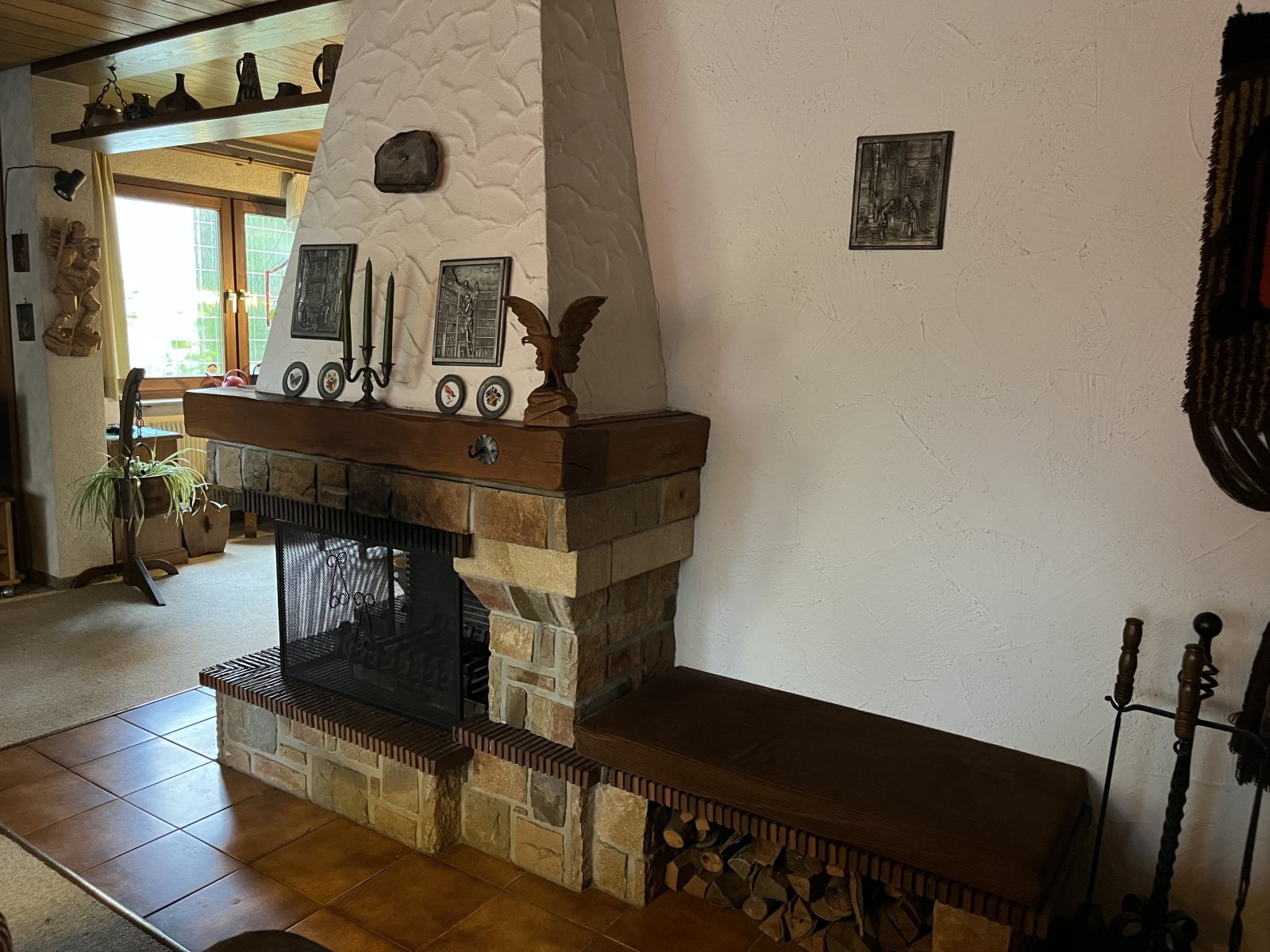 Sifi: Großzügiges 1-2 Familienhaus am Waldrand