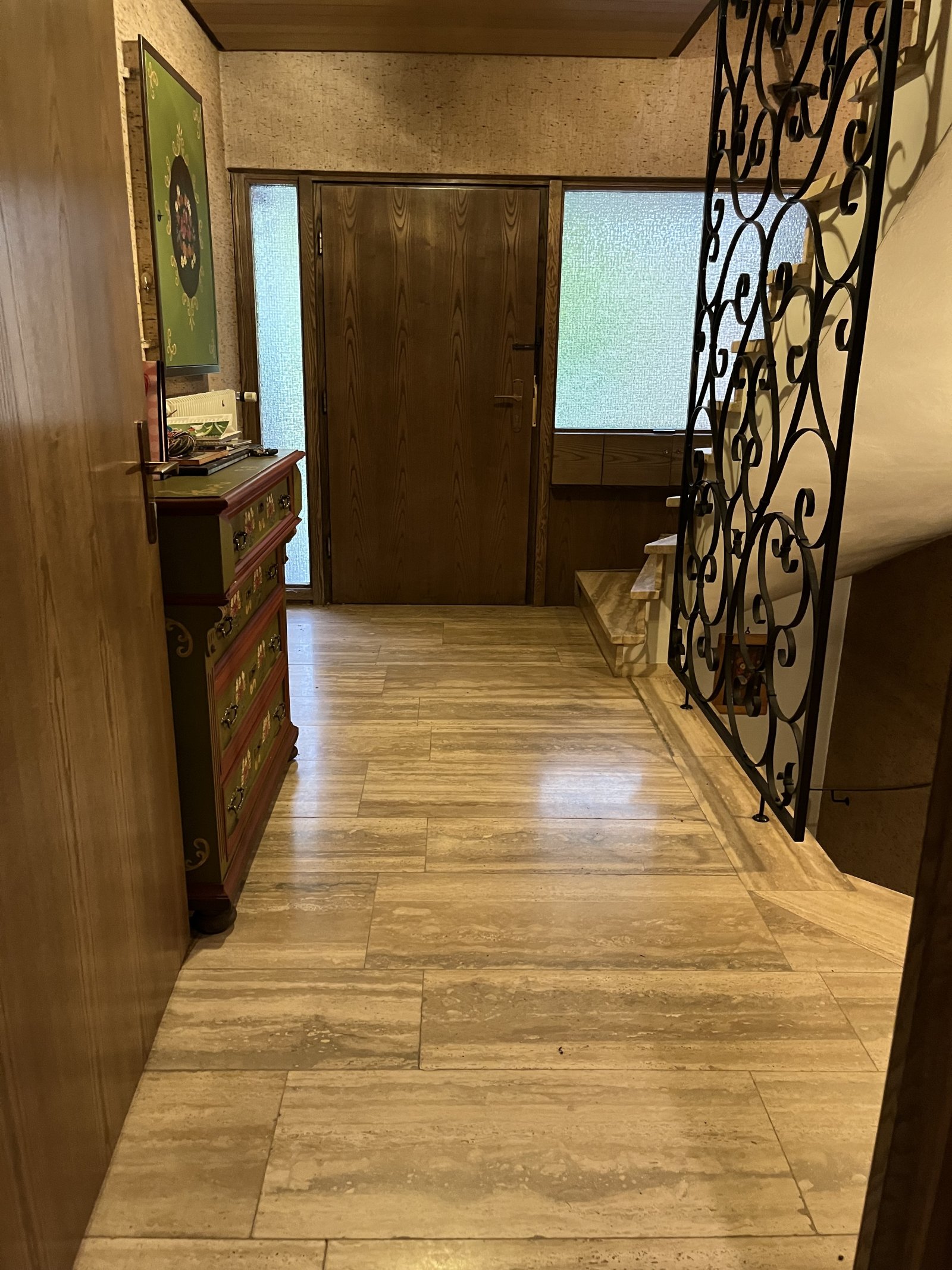 Sifi: Großzügiges 1-2 Familienhaus am Waldrand