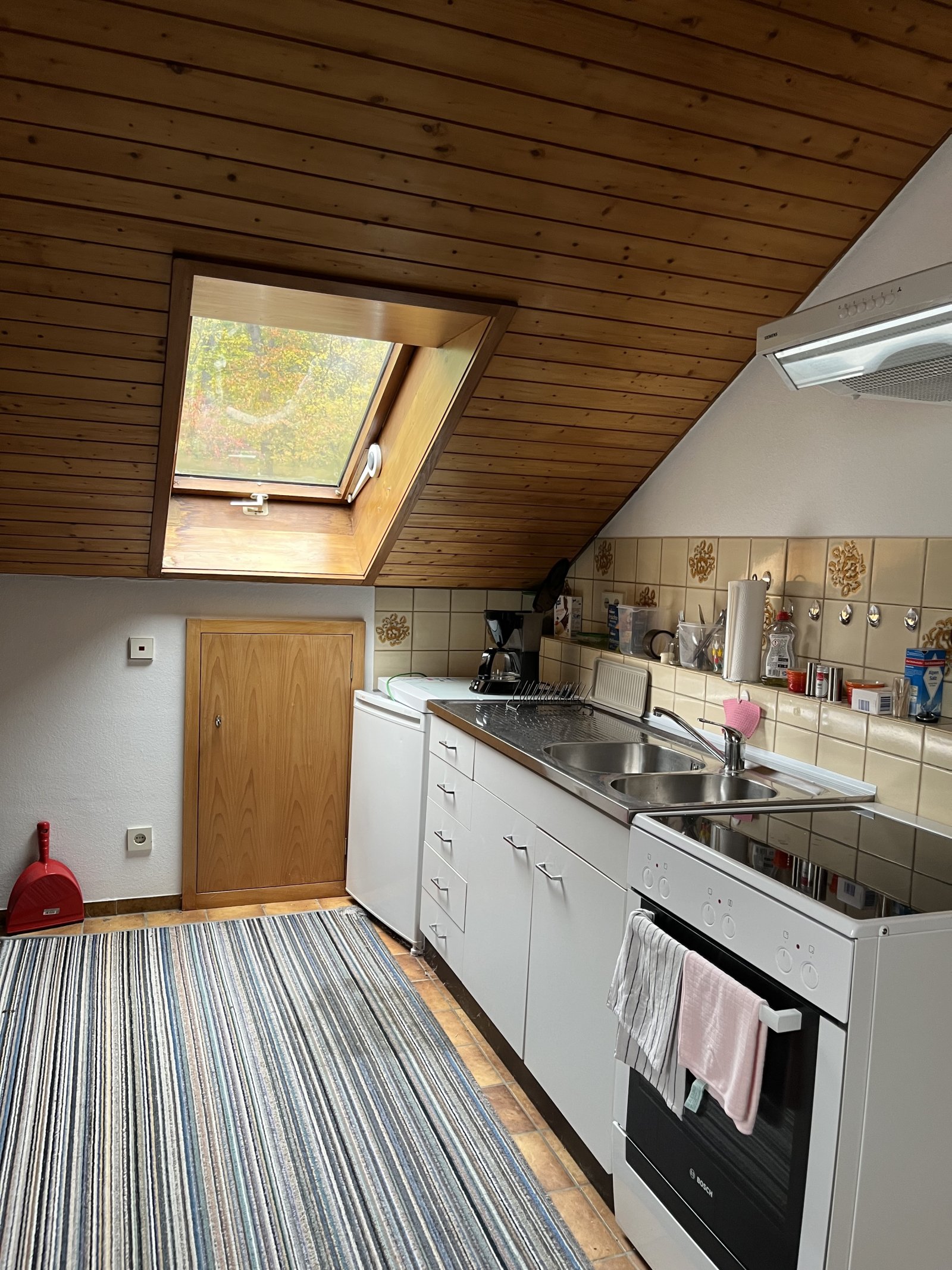 Sifi: Großzügiges 1-2 Familienhaus am Waldrand