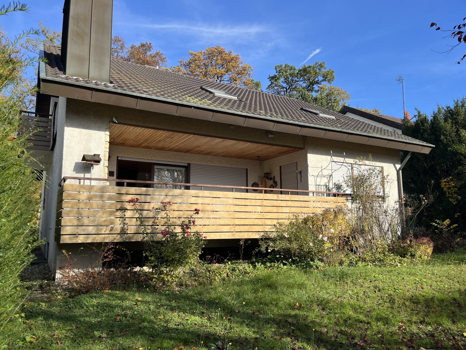 Sindelfingen: Sifi: Großzügiges 1-2 Familienhaus am Waldrand 