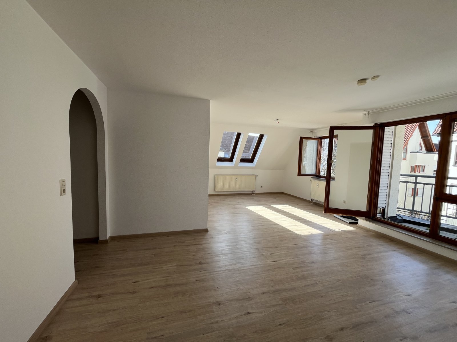 Gärtringen: Zentrale 2,5 ZW mit Balkon und TG-Stellplatz