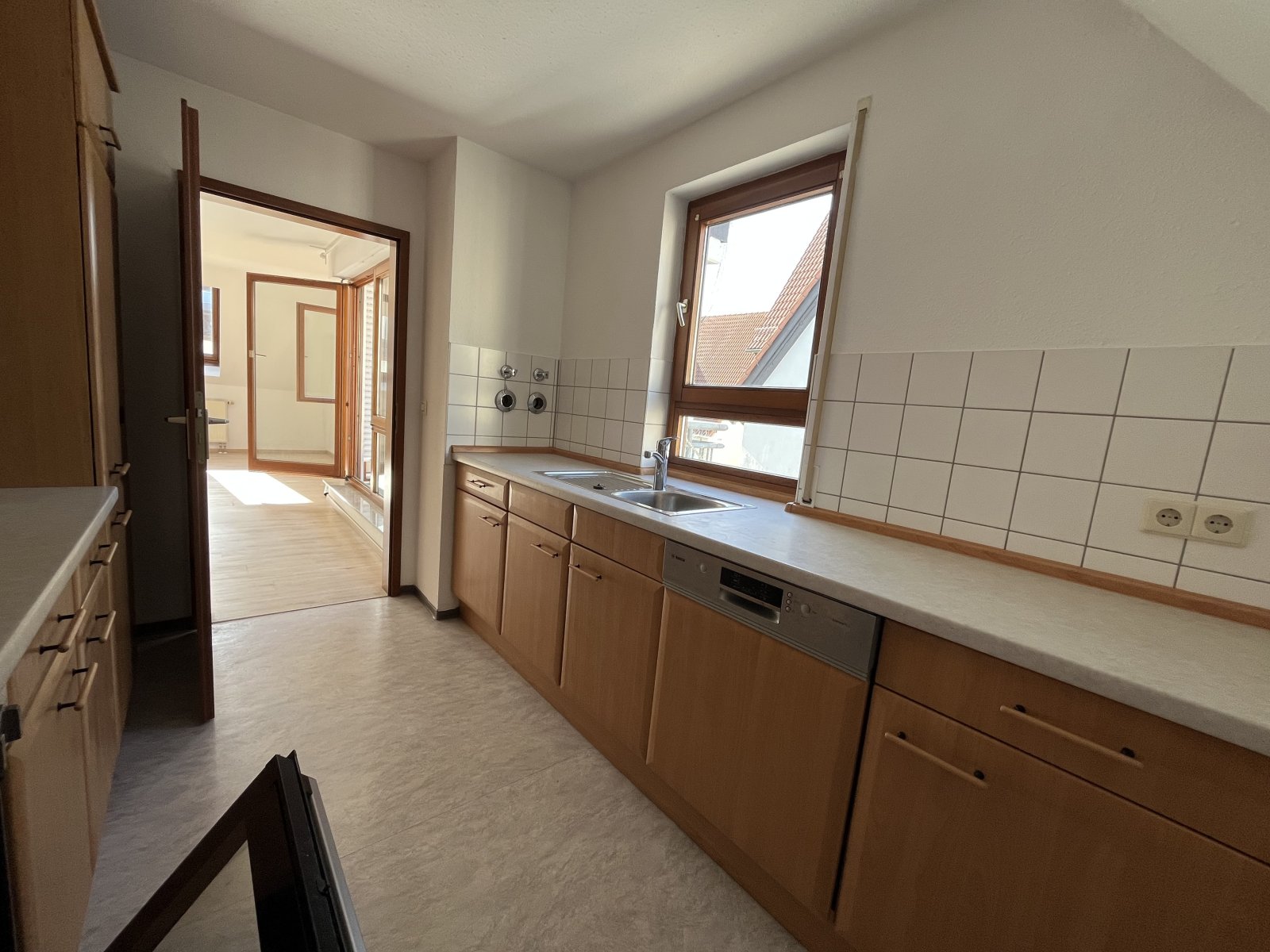 Gärtringen: Zentrale 2,5 ZW mit Balkon und TG-Stellplatz