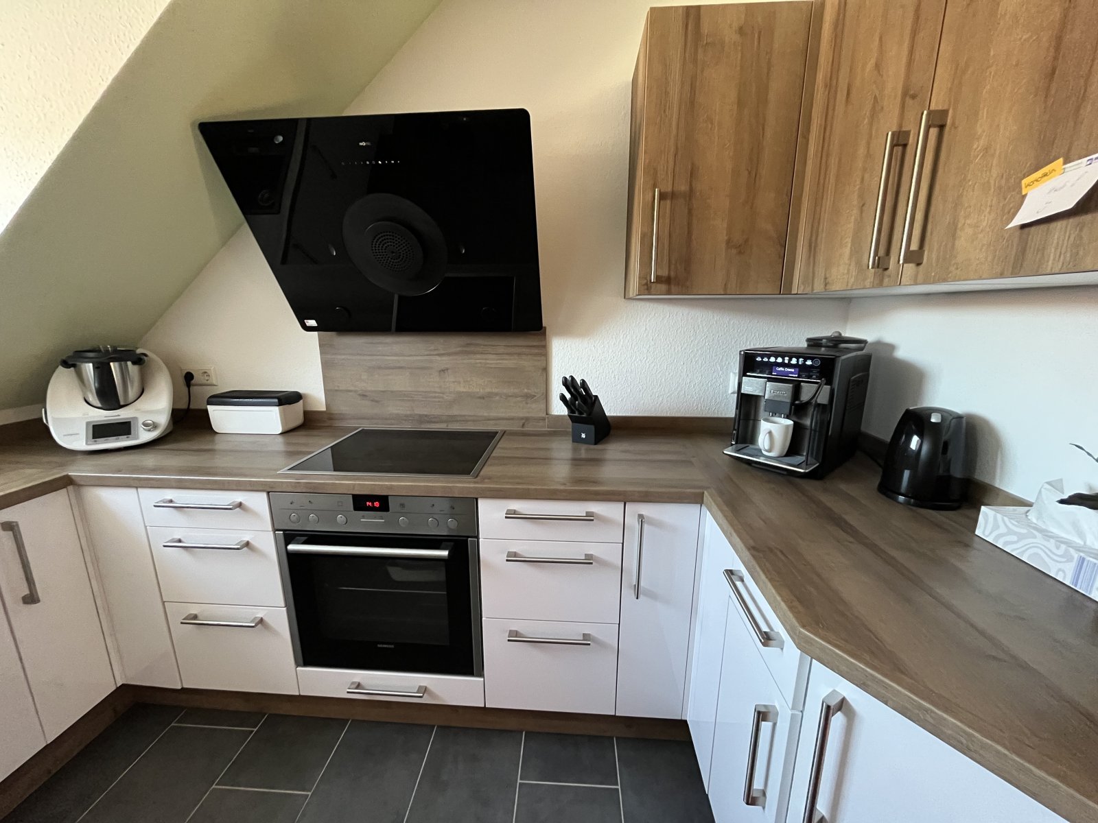 Ehningen: Sonnige 3.5 ZW-Maisonette mit Garage und Stellplatz