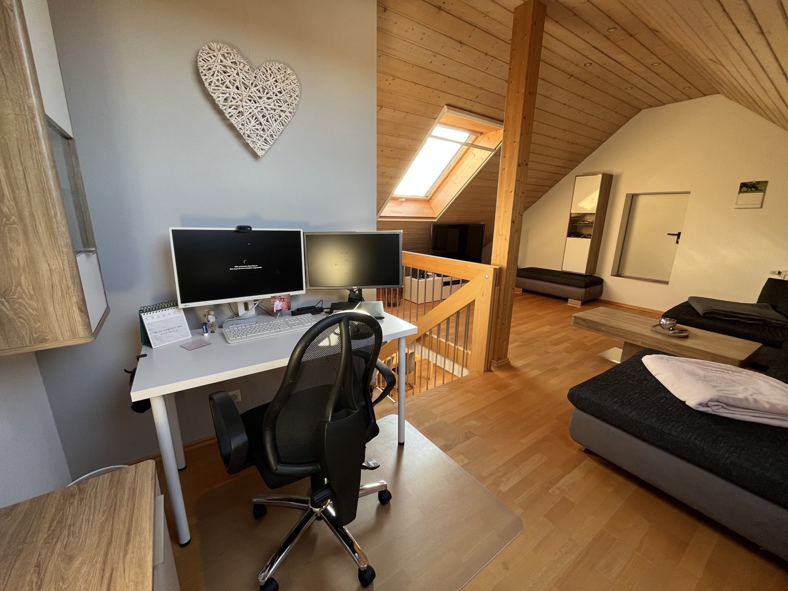 Ehningen: Sonnige 3.5 ZW-Maisonette mit Garage und Stellplatz