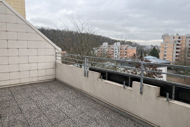 Sindelfingen: 2 ZW mit 2 Balkonen und toller Aussicht