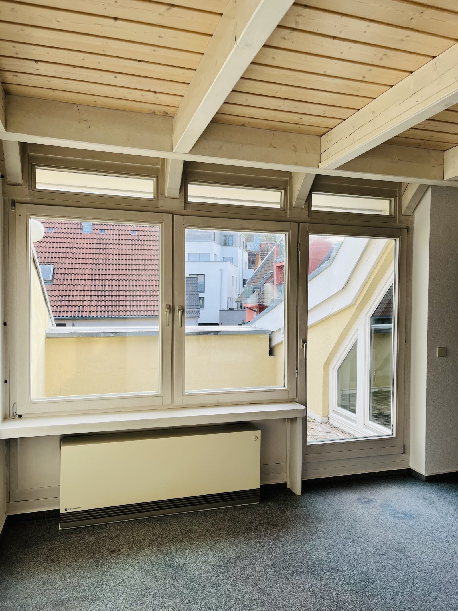 Aidlingen: Zentral gelegene und ruhige Maisonette-Wohnung