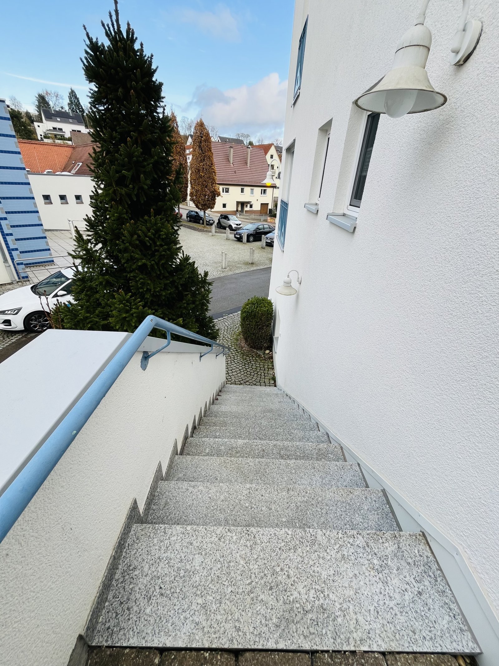 Aidlingen: Zentral gelegene und ruhige Maisonette-Wohnung