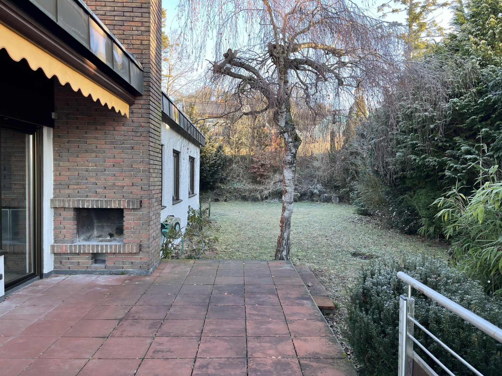 Aid.-Deufringen: Charmantes Einfamilienhaus mit ELW im Grünen 