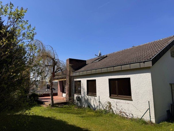 Aid.-Deufringen: Charmantes Einfamilienhaus mit ELW im Grünen 