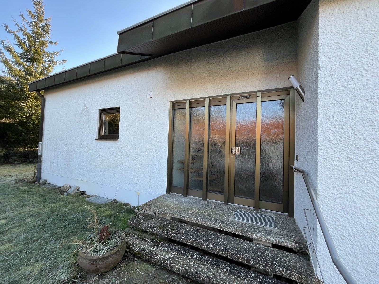 Aid.-Deufringen: Charmantes Einfamilienhaus mit ELW im Grünen 