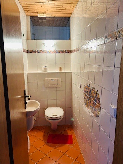 Aid.-Deufringen: Charmantes Einfamilienhaus mit ELW im Grünen 