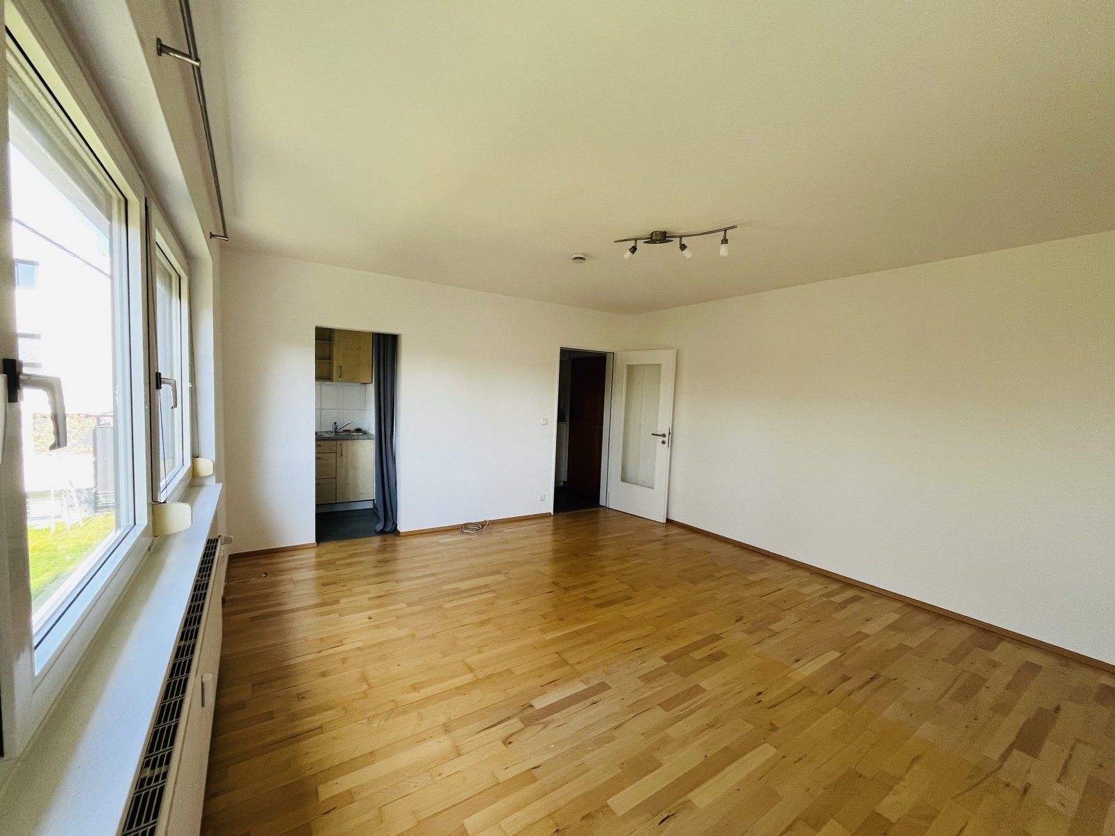 BB: ruhige zentral gelegene 1 ZW mit Stellplatz