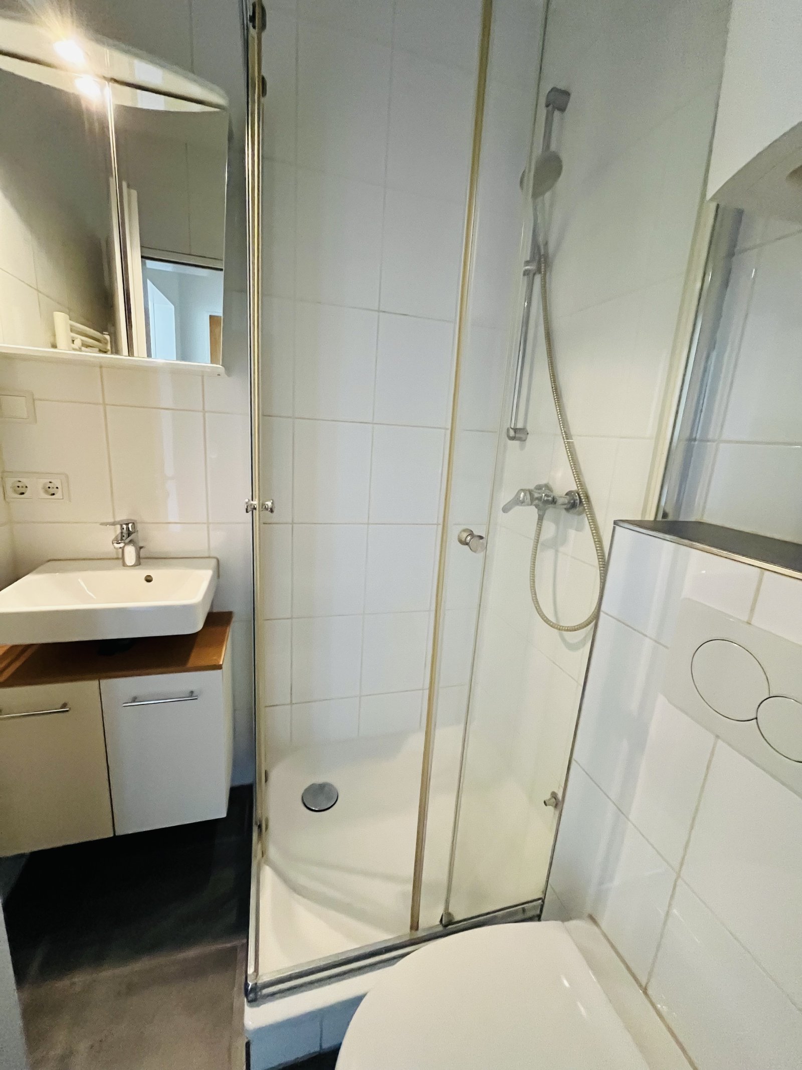 BB: ruhige zentral gelegene 1 ZW mit Stellplatz