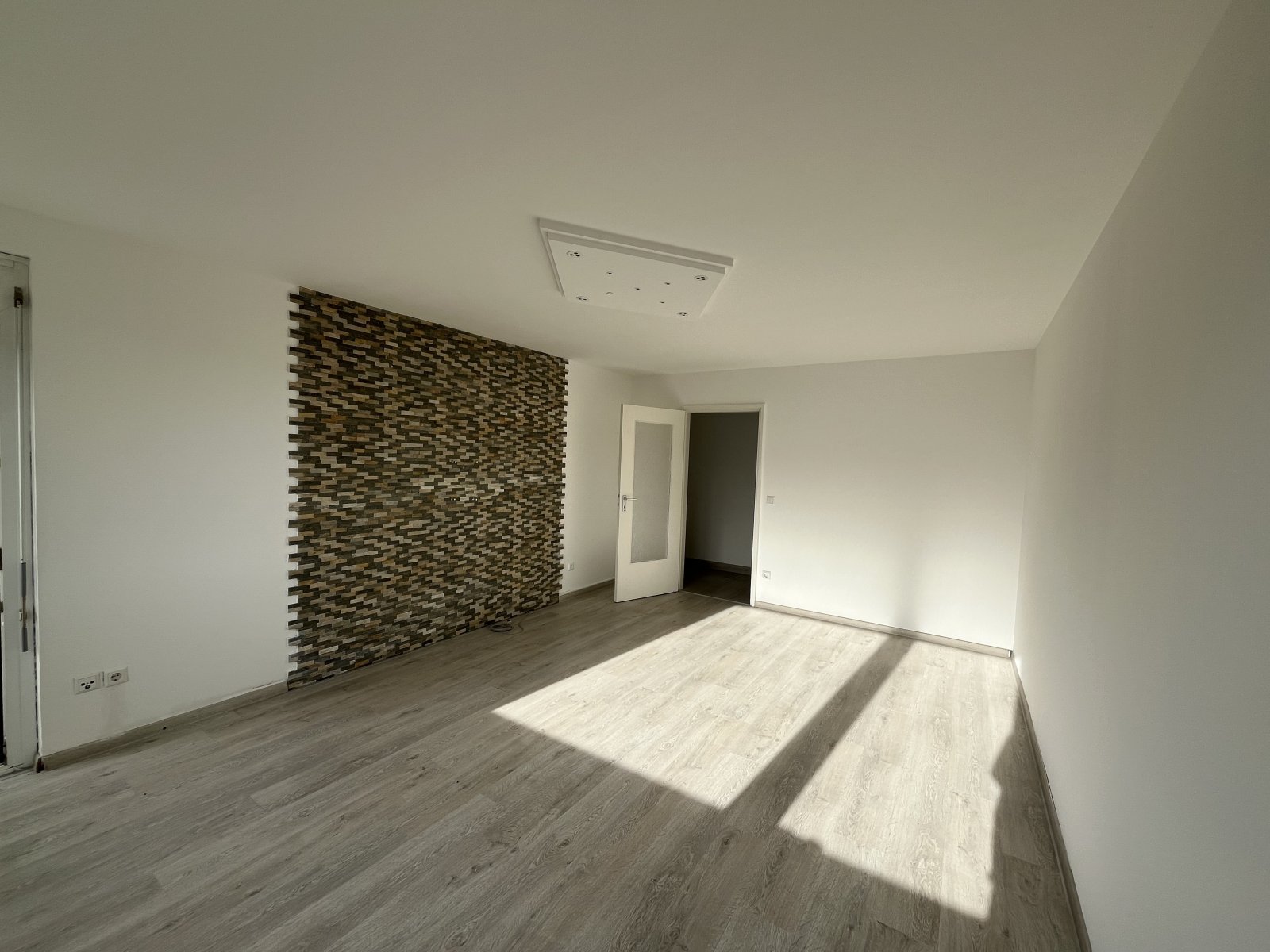 BB: Moderne, renovierte 4-ZW zum sofortigen Bezug