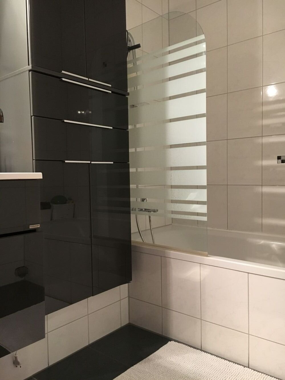 Sifi-Hinterweil: helle, moderne 3,5 ZW mit Balkon