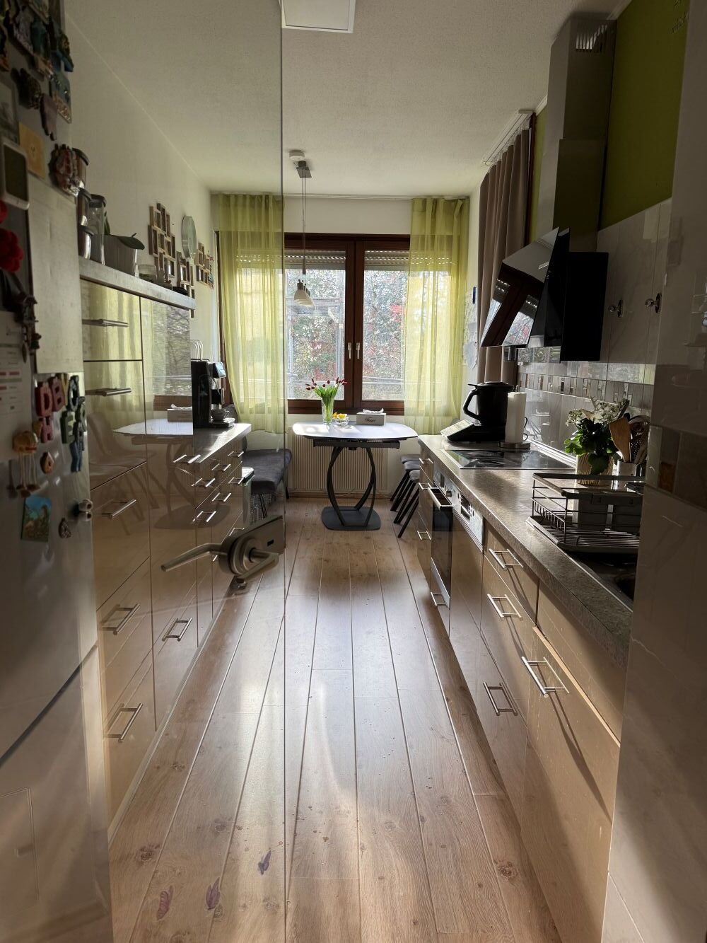 Sifi-Hinterweil: helle, moderne 3,5 ZW mit Balkon
