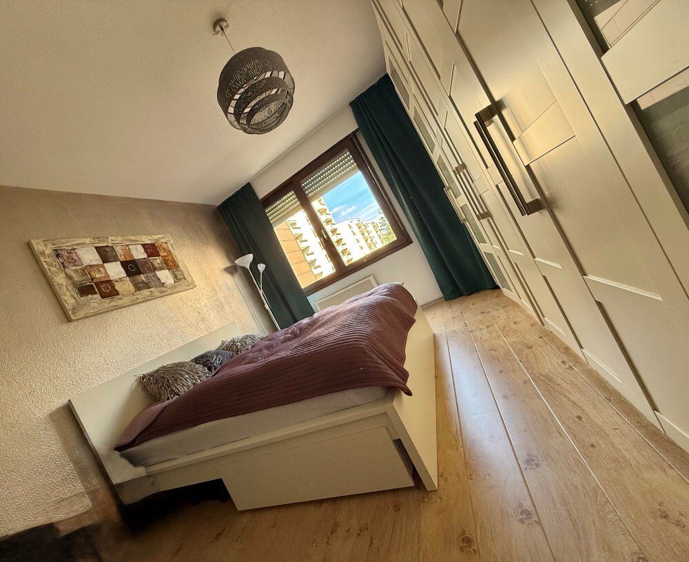 Sifi-Hinterweil: helle, moderne 3,5 ZW mit Balkon