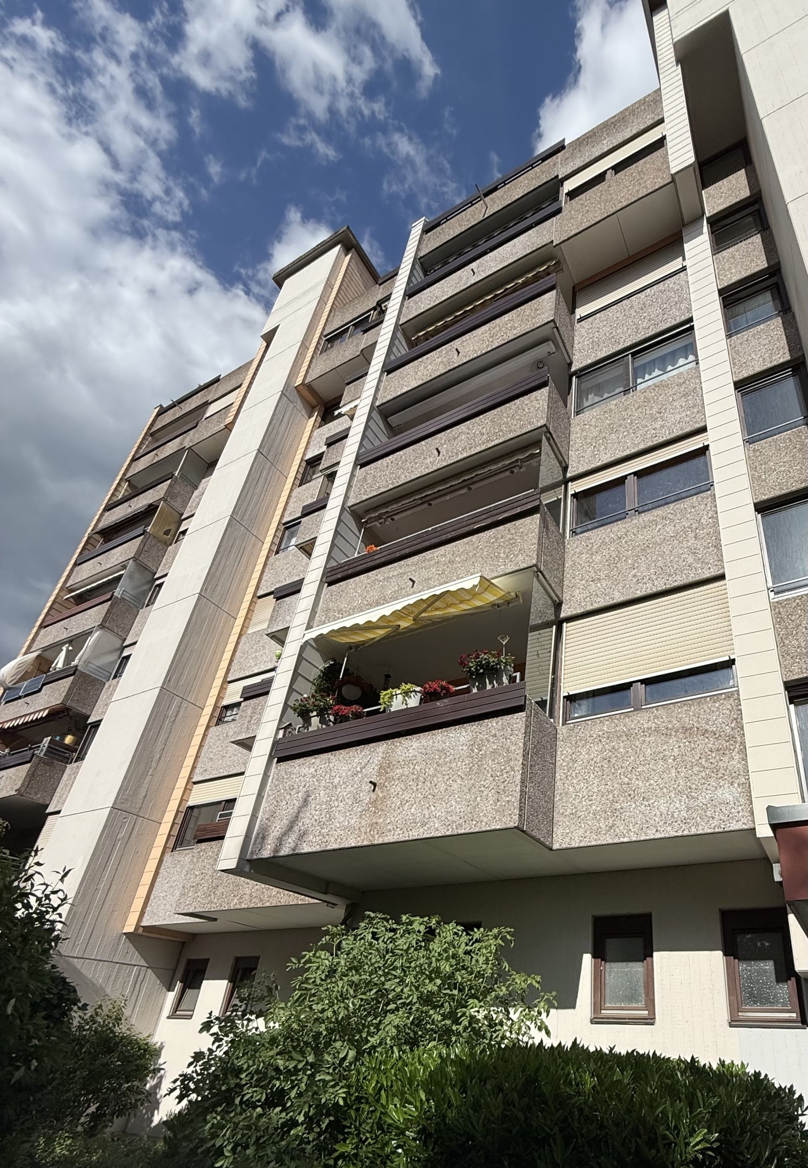 Sifi-Hinterweil: helle, moderne 3,5 ZW mit Balkon