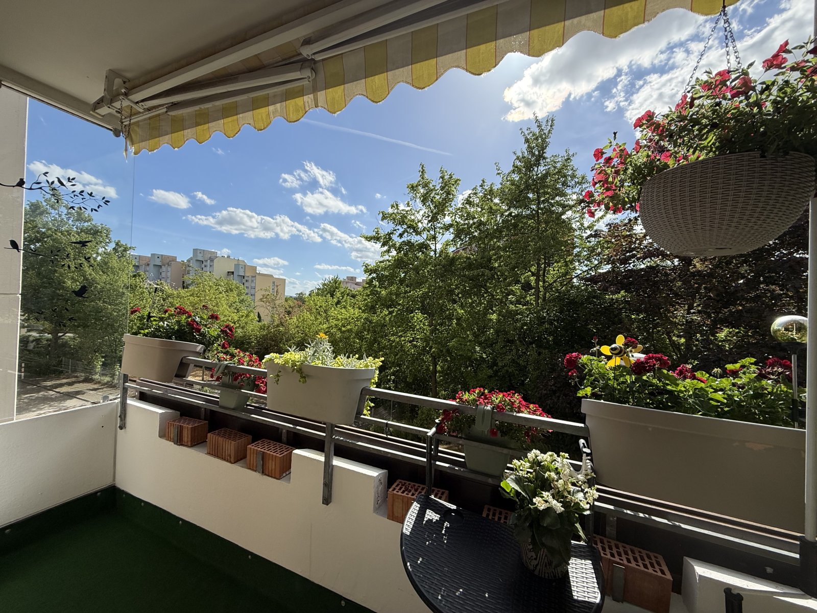 Sifi-Hinterweil: helle, moderne 3,5 ZW mit Balkon