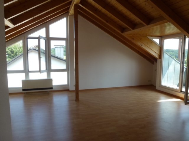 Aidl.-Deufr.: Charmante 2-ZW-DG-Whg. mit Balkon