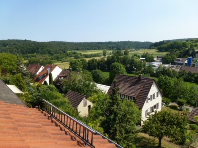 Aidl.-Deufr.: Charmante 2-ZW-DG-Whg. mit Balkon