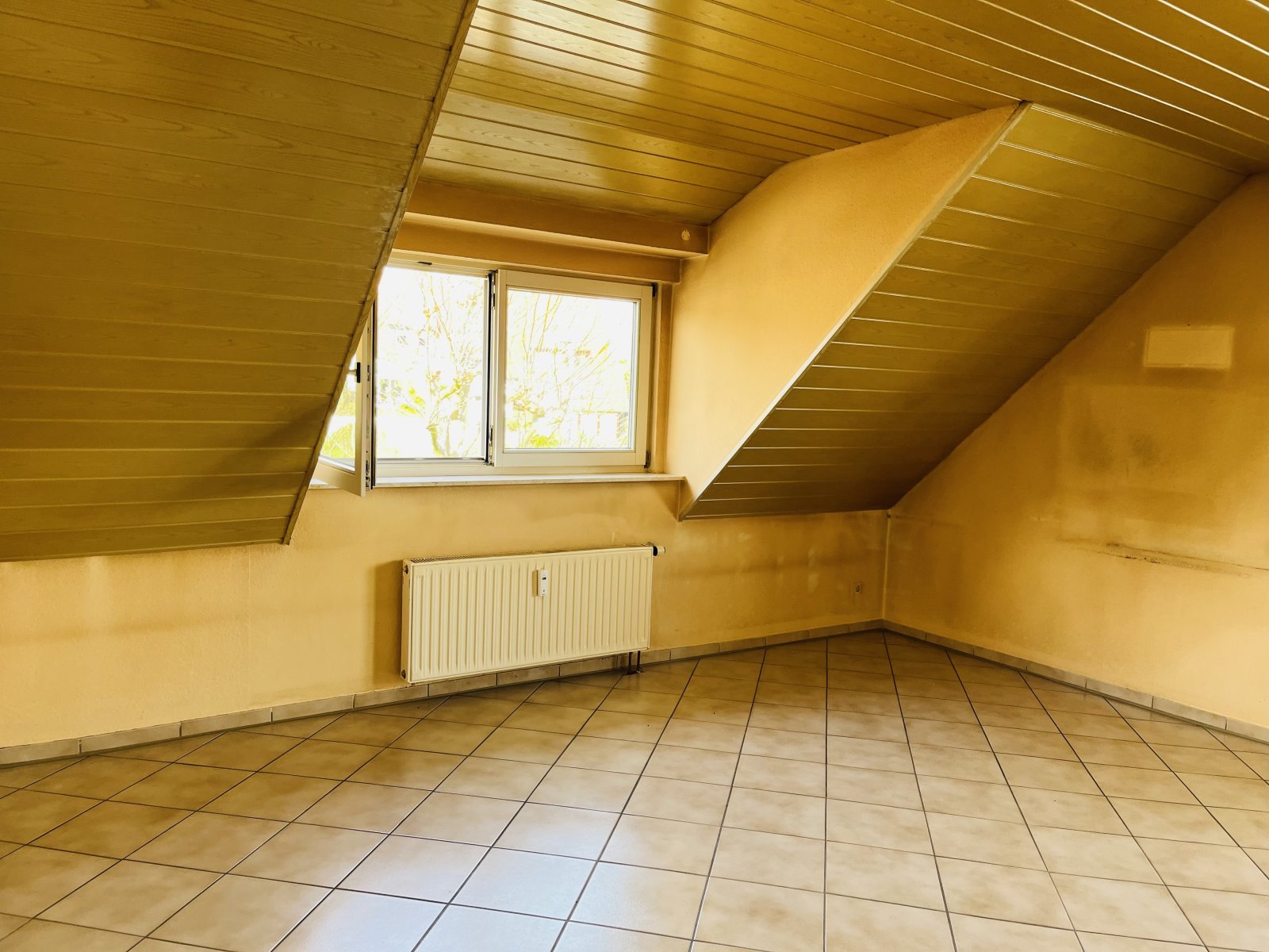Calw-Heumaden: Charmante 2-Zimmer-Wohnung mit Balkon