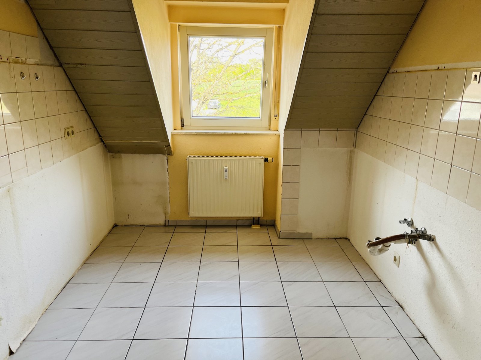 Calw-Heumaden: Charmante 2-Zimmer-Wohnung mit Balkon
