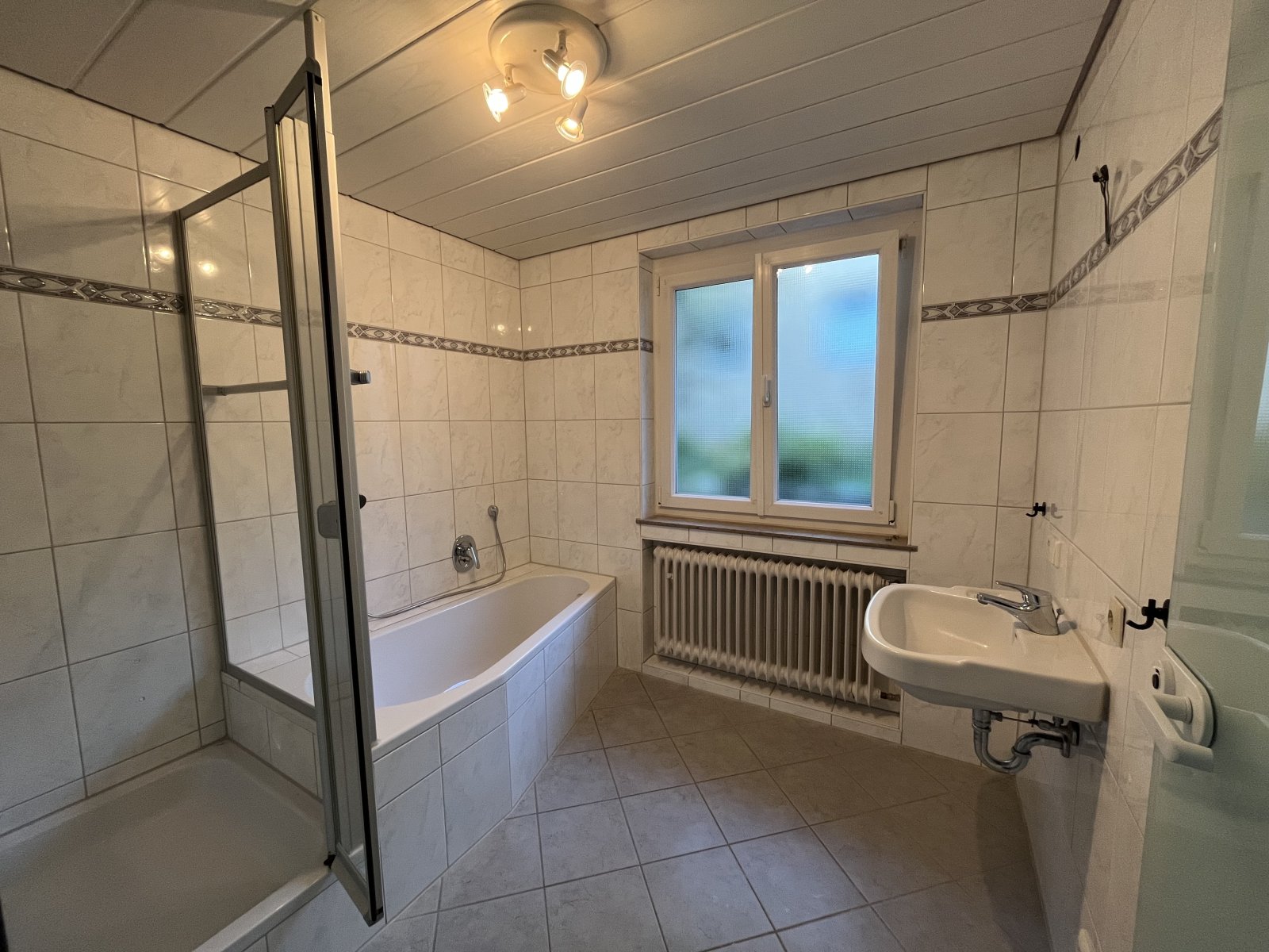 Wildberg: helle 3-ZW mit Balkon im Grünen