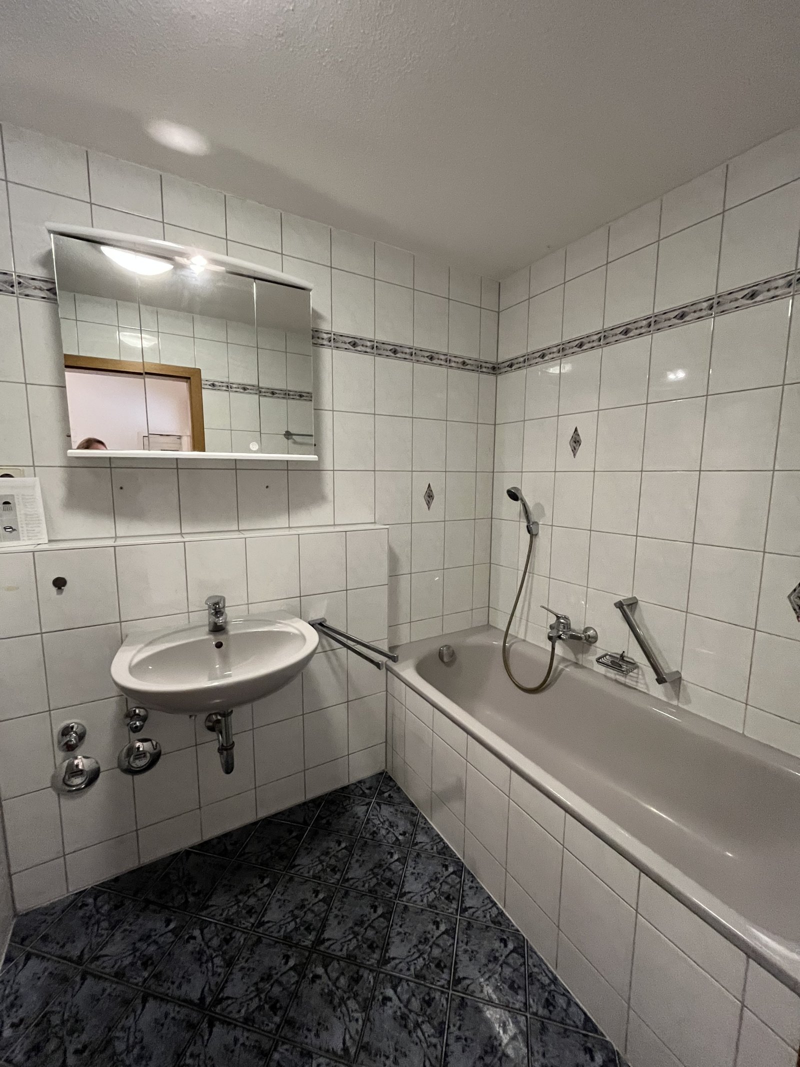 Althengstett: Charmante 2-Zimmer-Wohnung mit Terrasse