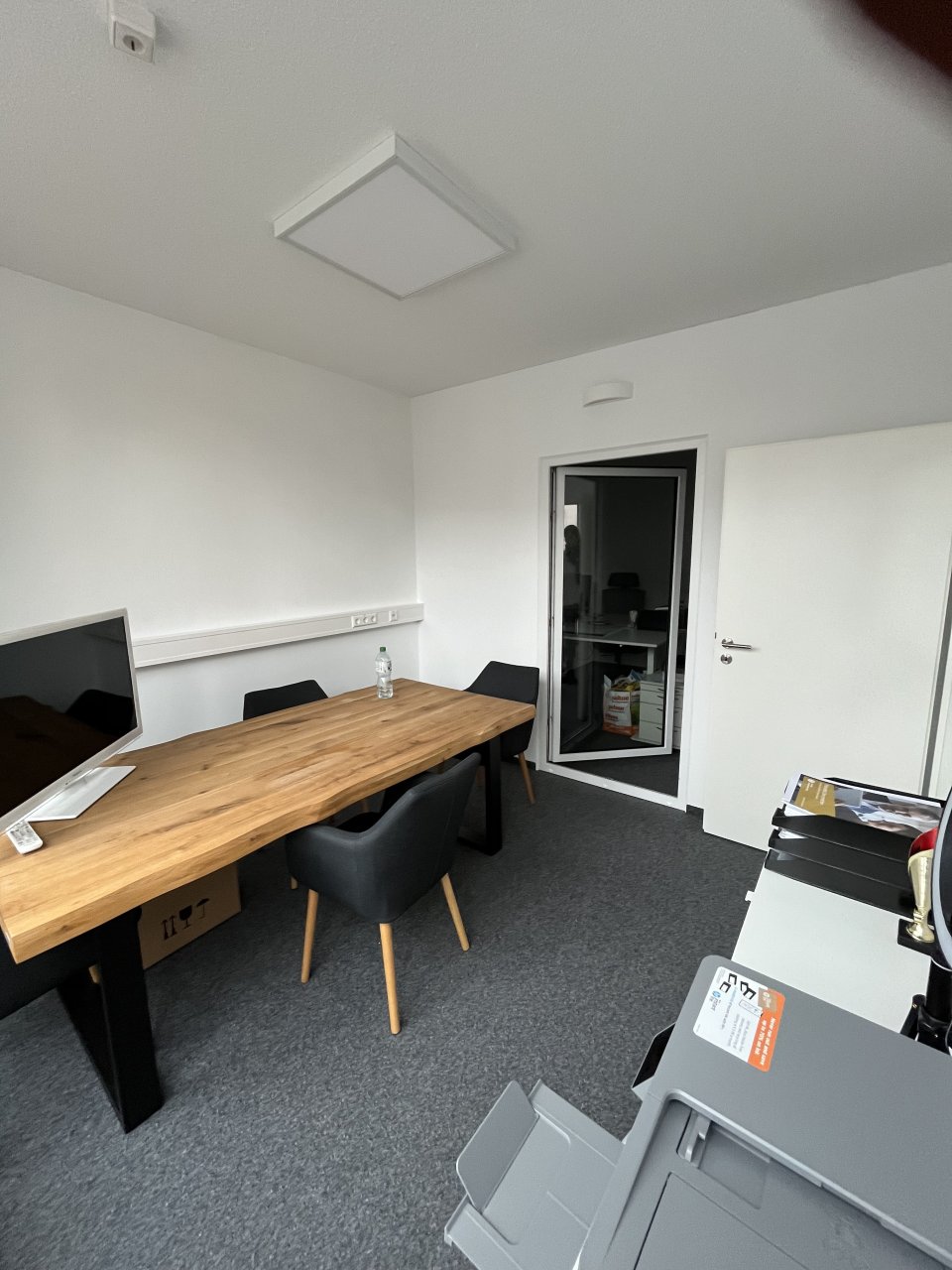 Aidlingen: Provisionsfrei - Kleine Büroeinheit in zentraler Lage ab sofort zu vermieten!  Aidlingen: Provisionsfrei - Kleine Büroeinheit in zentraler Lage ab sofort zu vermieten!