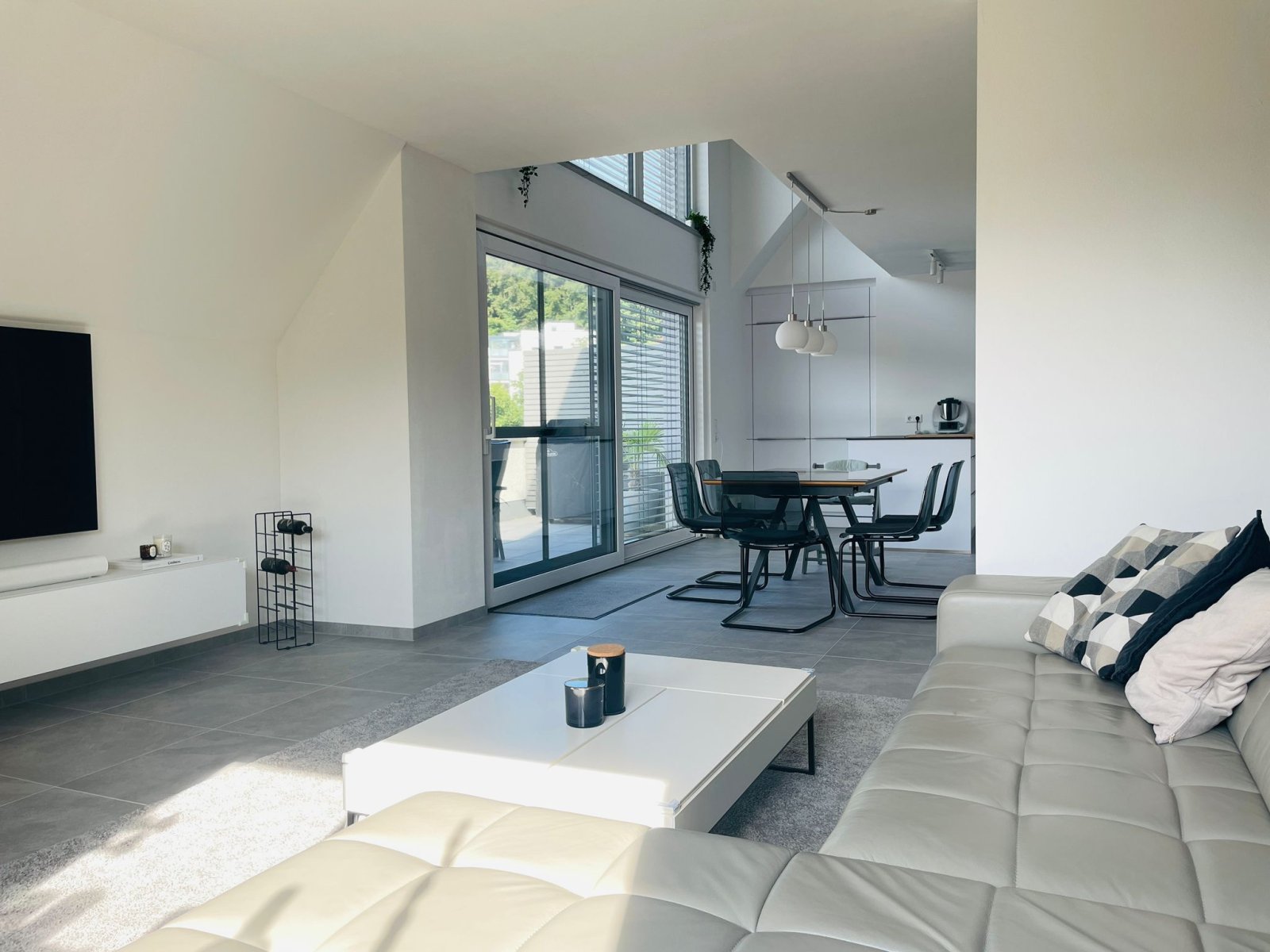 Aidlingen-Deufringen: VERKAUFT: Aidlingen-Deufringen: Neuwertige 4,5-Zimmer-Maisonette-Wohnung  Aidlingen-Deufringen: VERKAUFT: Aidlingen-Deufringen: Neuwertige 4,5-Zimmer-Maisonette-Wohnung