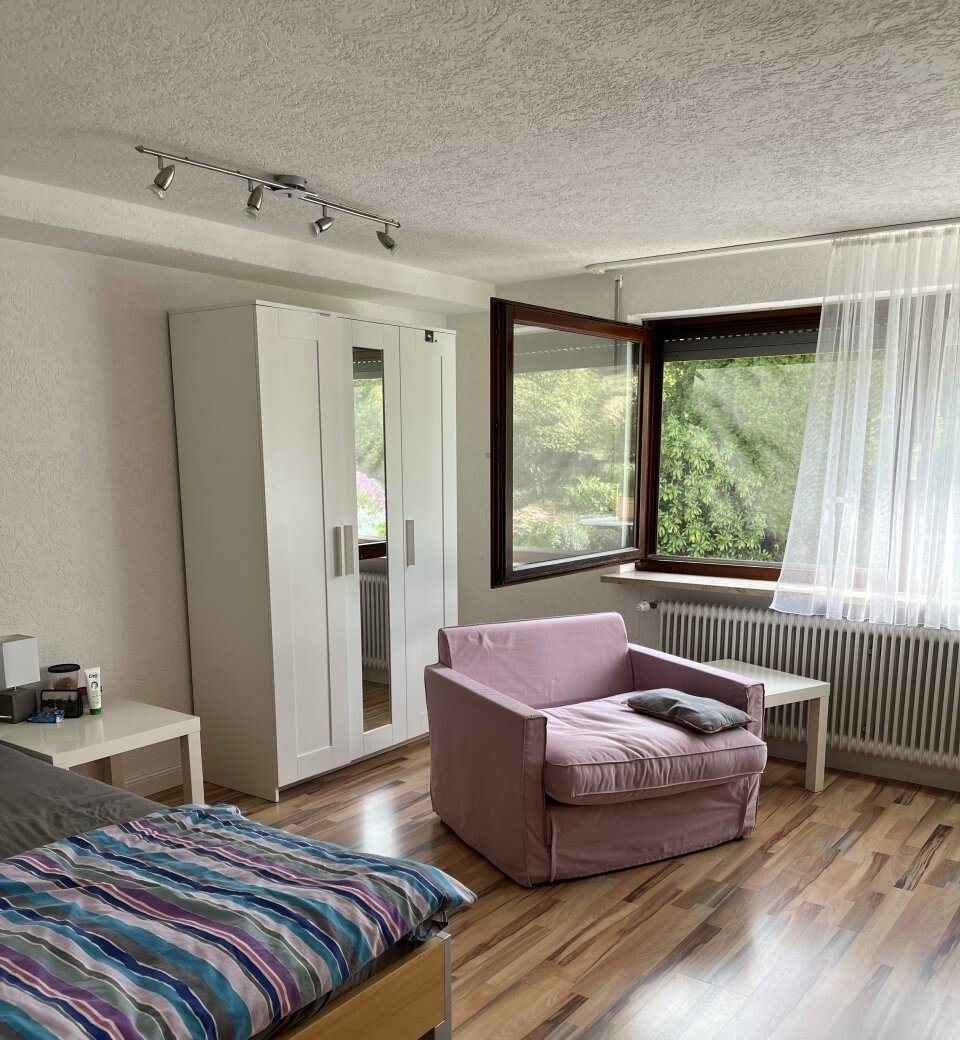 Aidlingen: Lehenweiler: 1,5 Zimmerwohnung voll möbliert für Pendler 