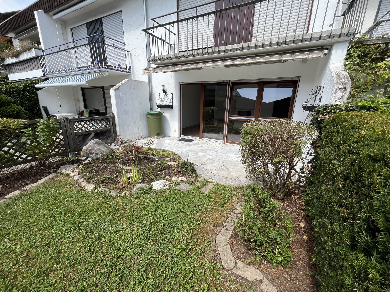 Sindelfingen: SINDELFINGEN: frisch renoviert- Alternativ zur Wohnung-Reihenmittelhaus in sonniger und ruhiger Lage  Sindelfingen: SINDELFINGEN: frisch renoviert- Alternativ zur Wohnung-Reihenmittelhaus in sonniger und ruhiger Lage