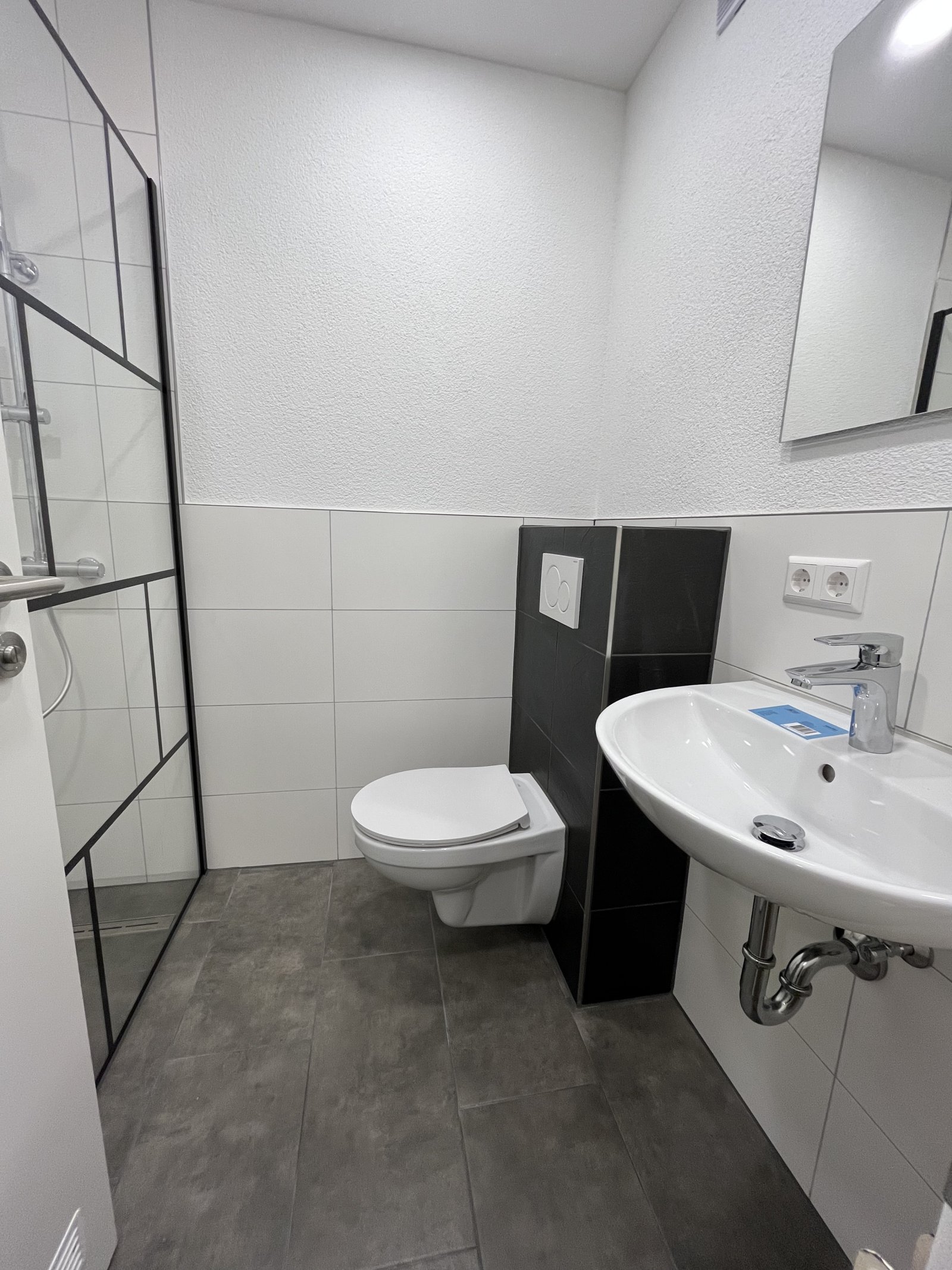 VERKAUFT: BB: Renovierte 1-ZW in bester und zentraler Lage