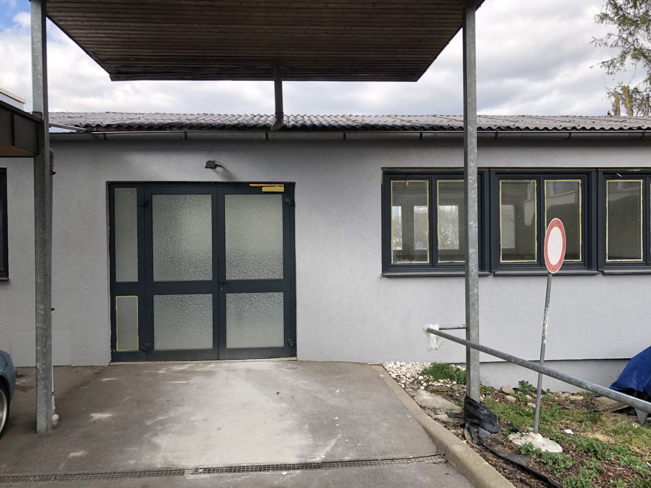 Aidlingen: Große Halle als Lagerraum in Deufringen zu vermieten! 