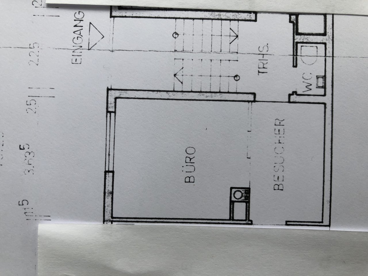 Aidlingen: Räumlichkeit mit Außenstellplatz zu vermieten! 