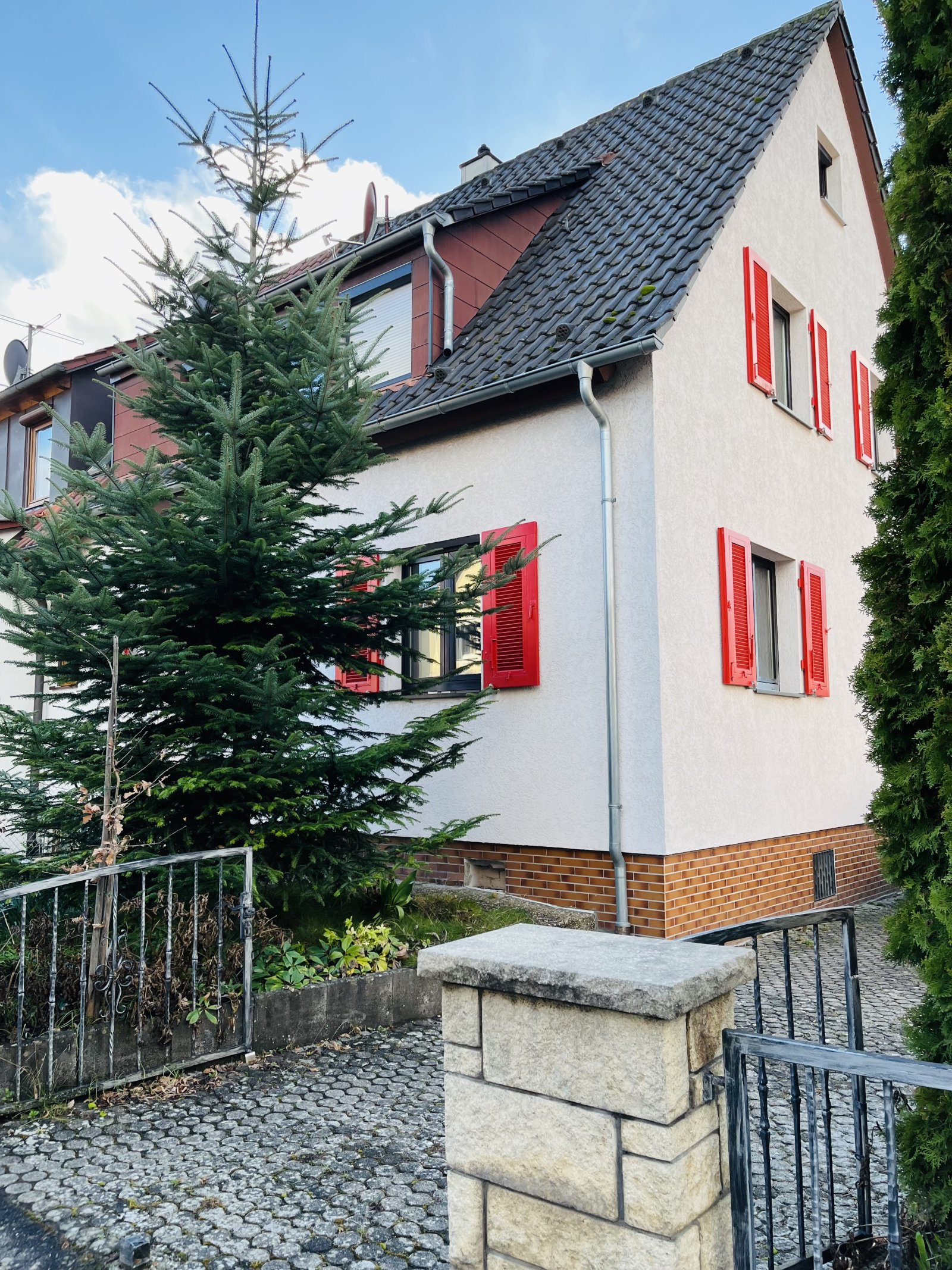 Sindelfingen: VERMIETET:  2-3er WG willkommen!  In ruhiger und zentraler Lage von Sifi mit Garten  Sindelfingen: VERMIETET:  2-3er WG willkommen!  In ruhiger und zentraler Lage von Sifi mit Garten